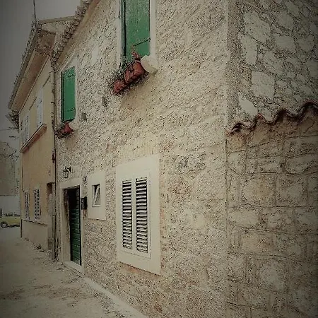 Falcons Nest Apartment *