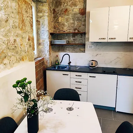 Falcons Nest Szybenik