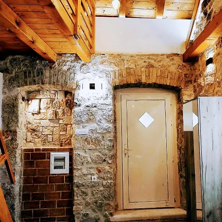 Falcons Nest Apartman Šibenik