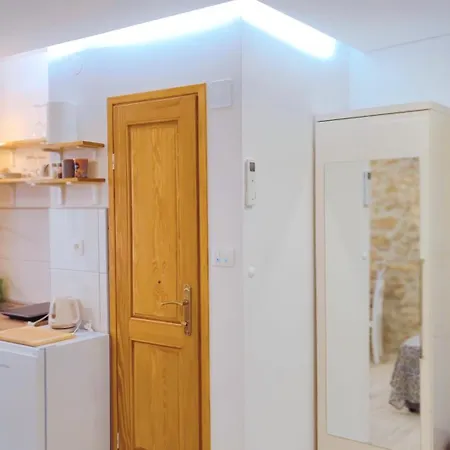 Falcons Nest Apartment *