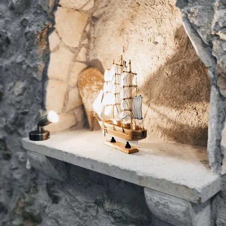 Falcons Nest Apartament *