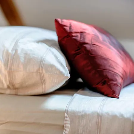 Falcons Nest Apartament