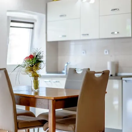 Falcons Nest Szybenik