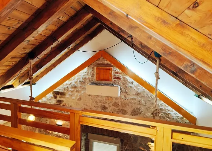 Falcons Nest * Šibenik