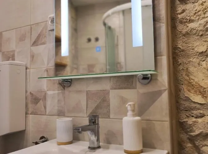 Falcons Nest Šibenik