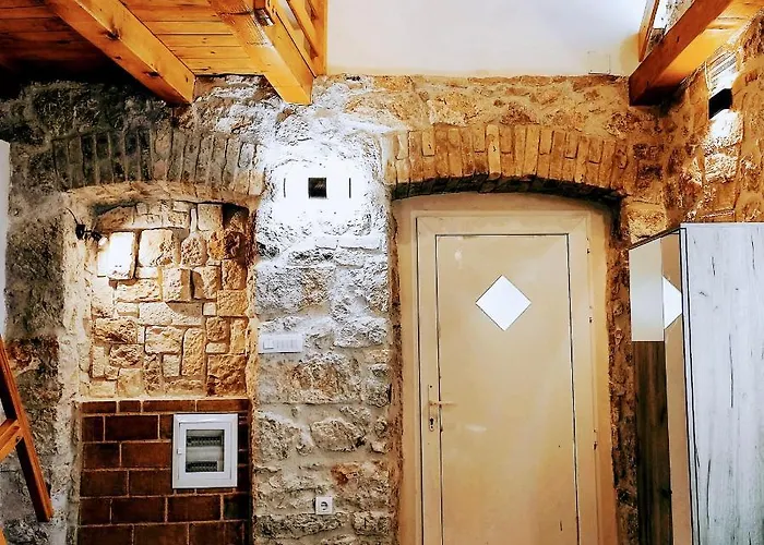 Falcons Nest דירה שיבניק