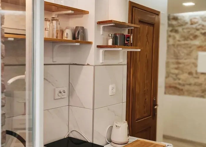 Falcons Nest * Šibenik