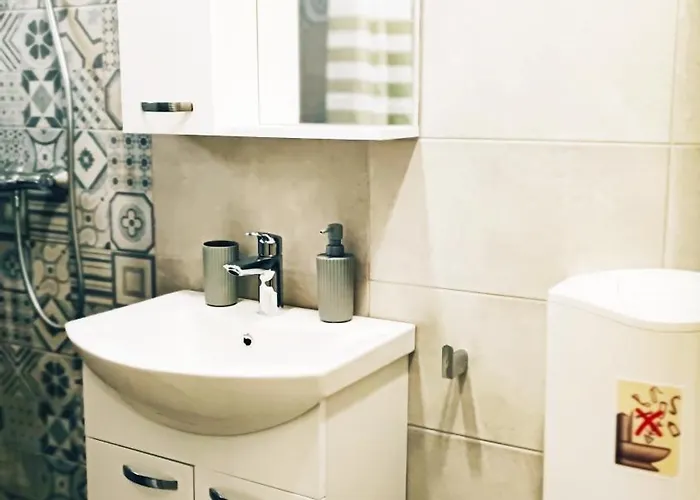 Falcons Nest דירה שיבניק