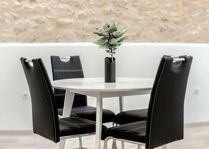 Falcons Nest * Šibenik