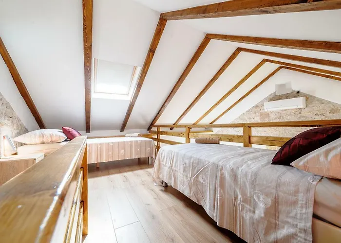 Falcons Nest * שיבניק